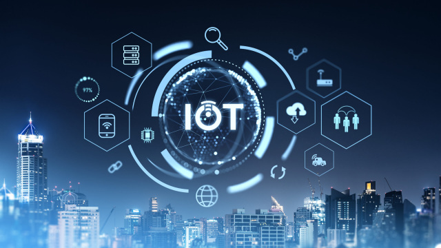 Ciudad inteligente conectada con IoT ilustrando el impacto de la Ley de Ciberresiliencia de la UE.